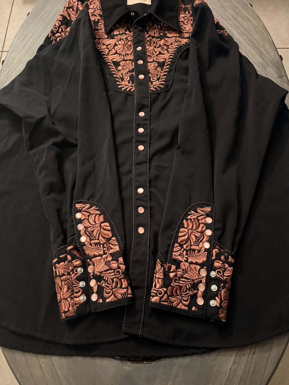 Scully Women's Floral Embroidered Western Long Sleeve Snap-Front